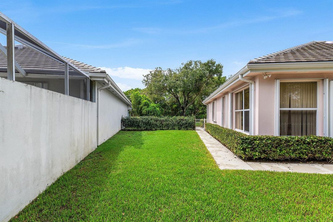 033-7708SoutheastBayCedarCircle-HobeSoun