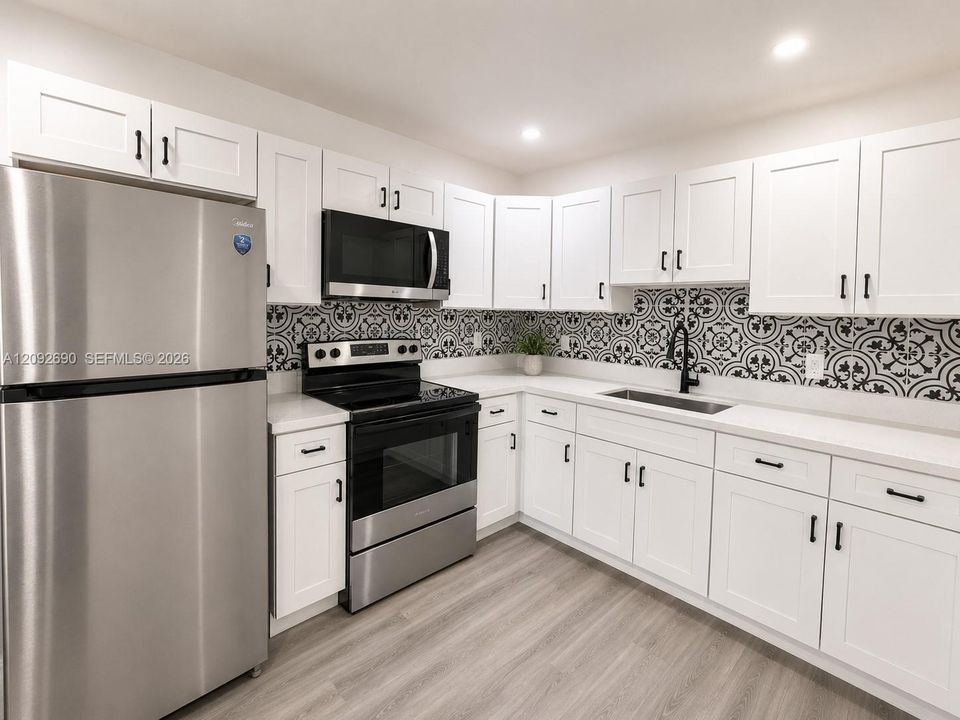 For Rent: $1,800 (2 beds, 1 baths, 718 Square Feet)