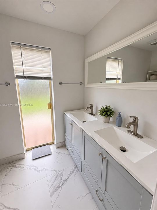 En Renta: $4,400 (3 camas, 2 baños, 1550 Pies cuadrados)