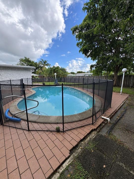 En Renta: $4,400 (3 camas, 2 baños, 1550 Pies cuadrados)