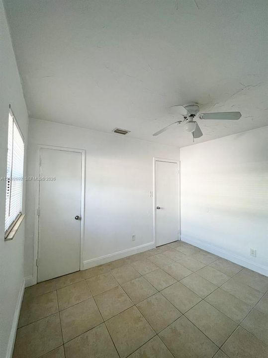 For Rent: $2,900 (3 beds, 1 baths, 1093 Square Feet)
