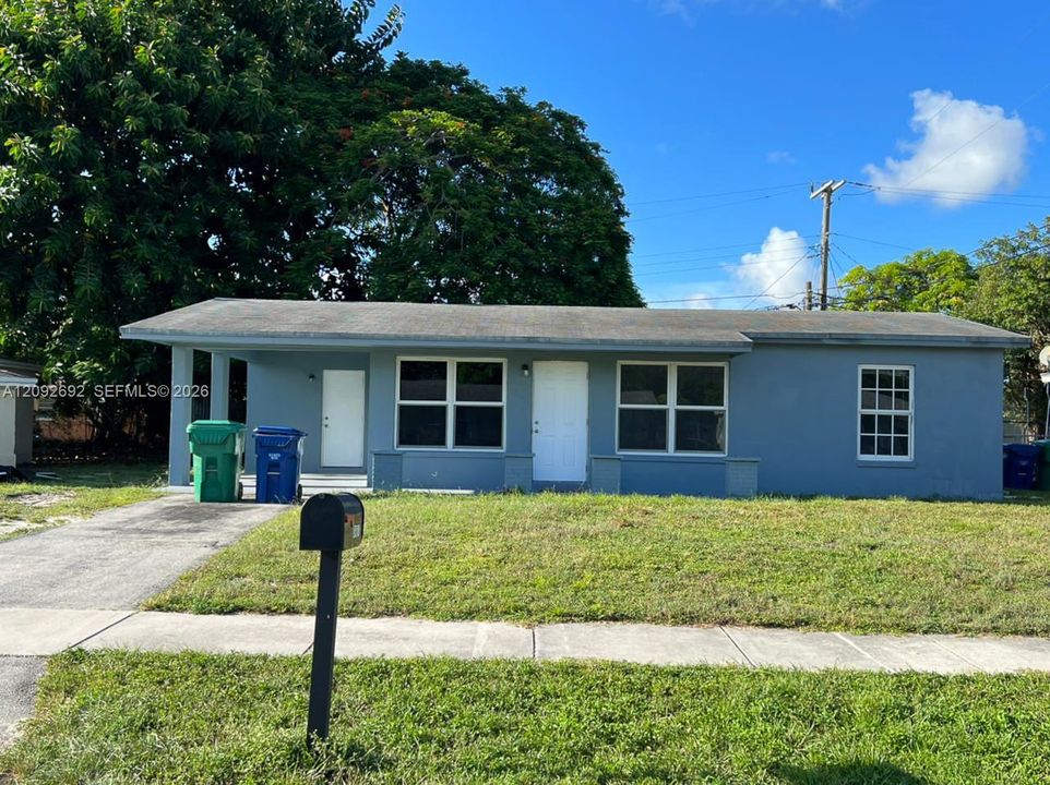 For Rent: $2,900 (3 beds, 1 baths, 1093 Square Feet)