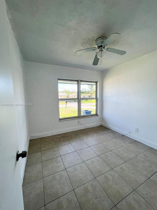 For Rent: $2,900 (3 beds, 1 baths, 1093 Square Feet)
