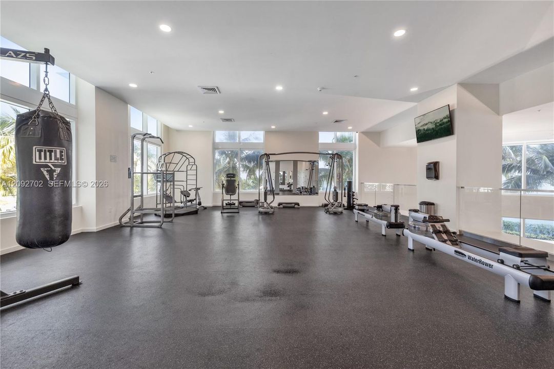 For Rent: $3,950 (2 beds, 2 baths, 1180 Square Feet)