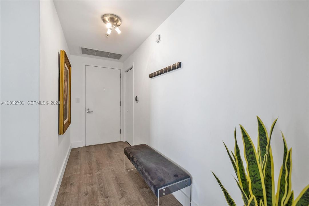 For Rent: $3,950 (2 beds, 2 baths, 1180 Square Feet)