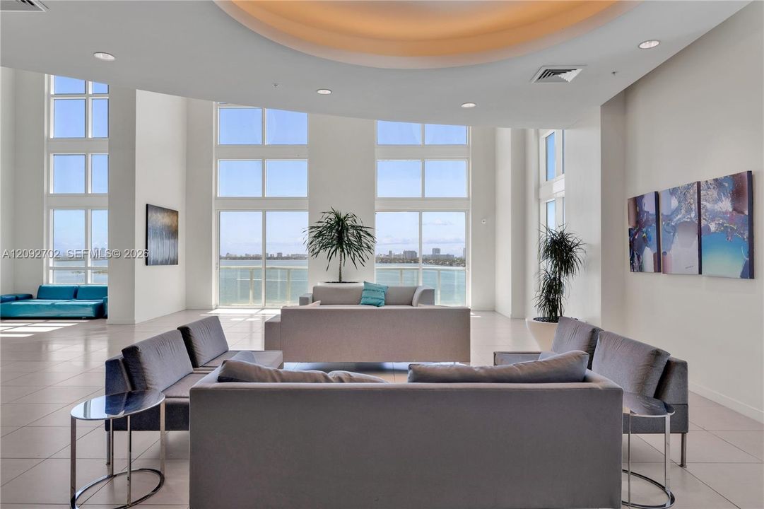 For Rent: $3,950 (2 beds, 2 baths, 1180 Square Feet)