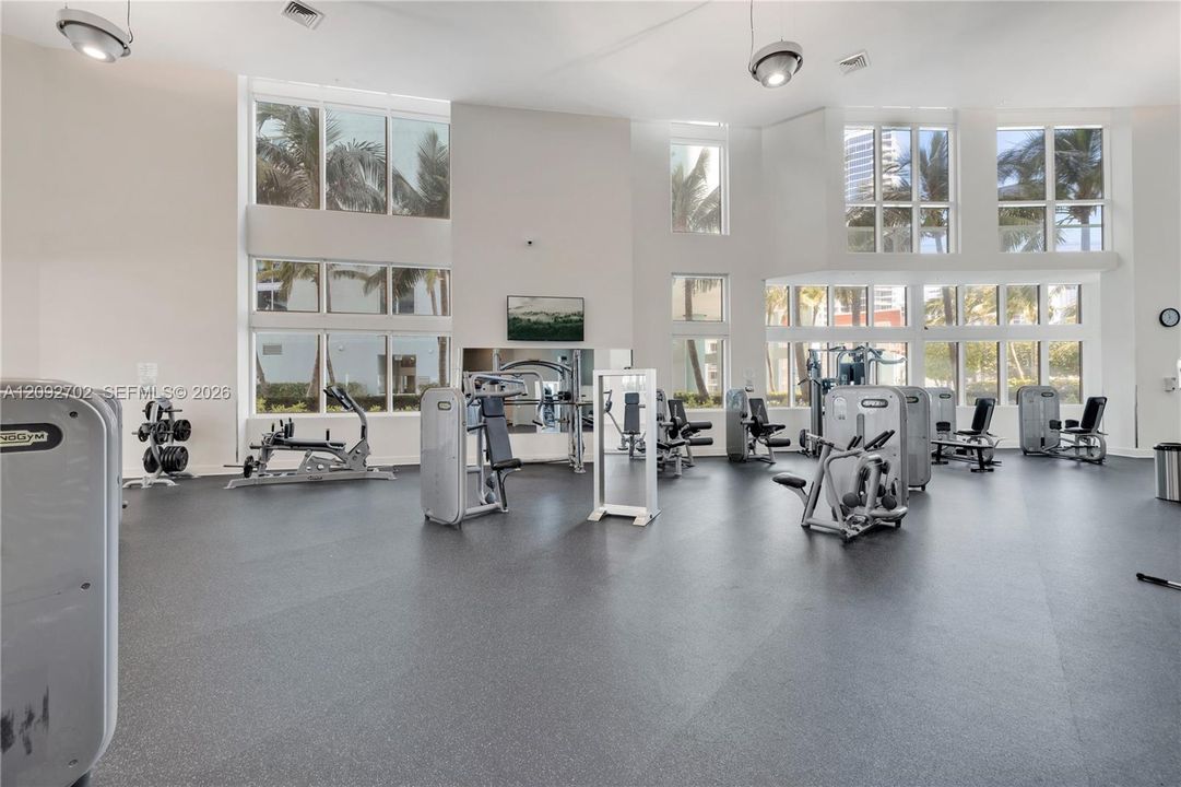 For Rent: $3,950 (2 beds, 2 baths, 1180 Square Feet)
