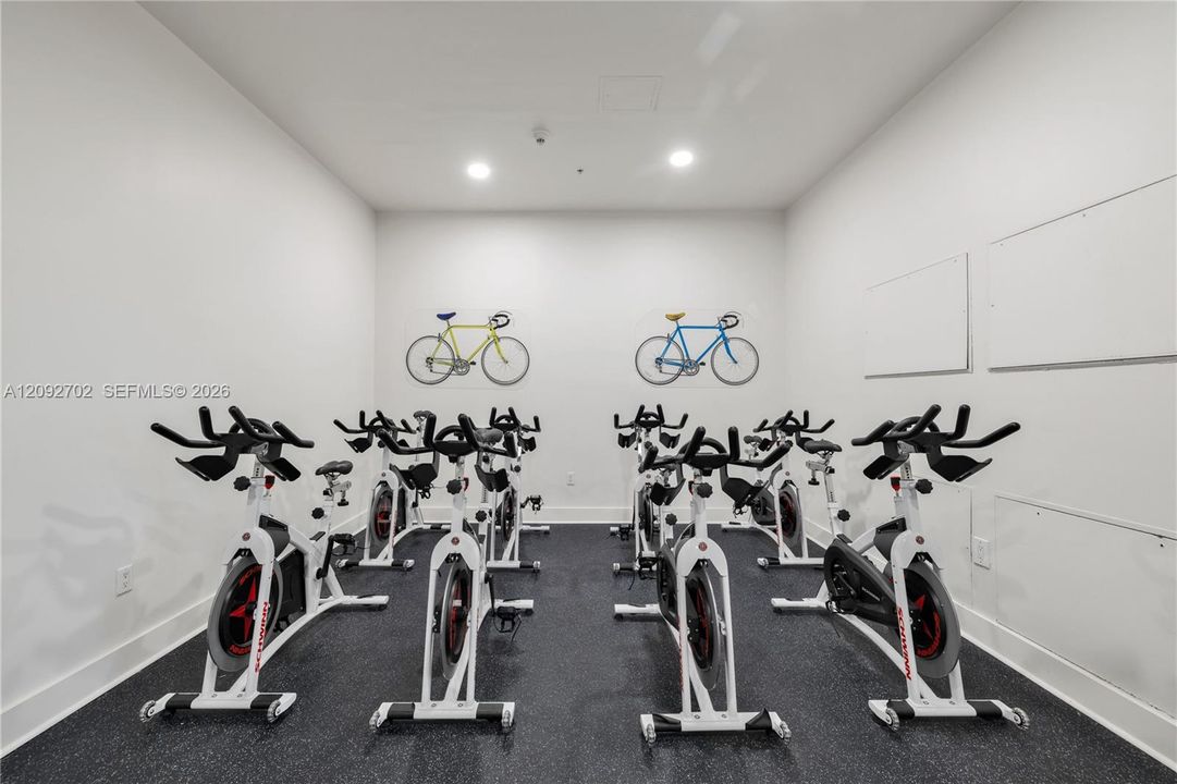For Rent: $3,950 (2 beds, 2 baths, 1180 Square Feet)