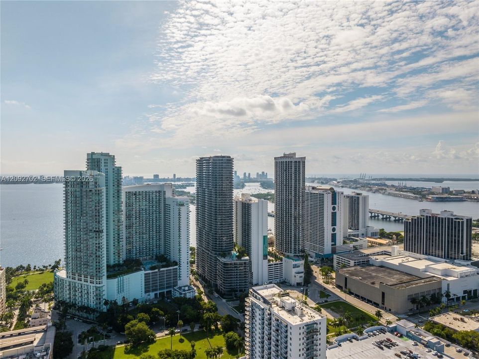 For Rent: $3,950 (2 beds, 2 baths, 1180 Square Feet)