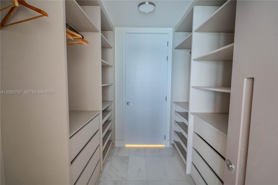 En Renta: $17,000 (3 camas, 3 baños, 2141 Pies cuadrados)