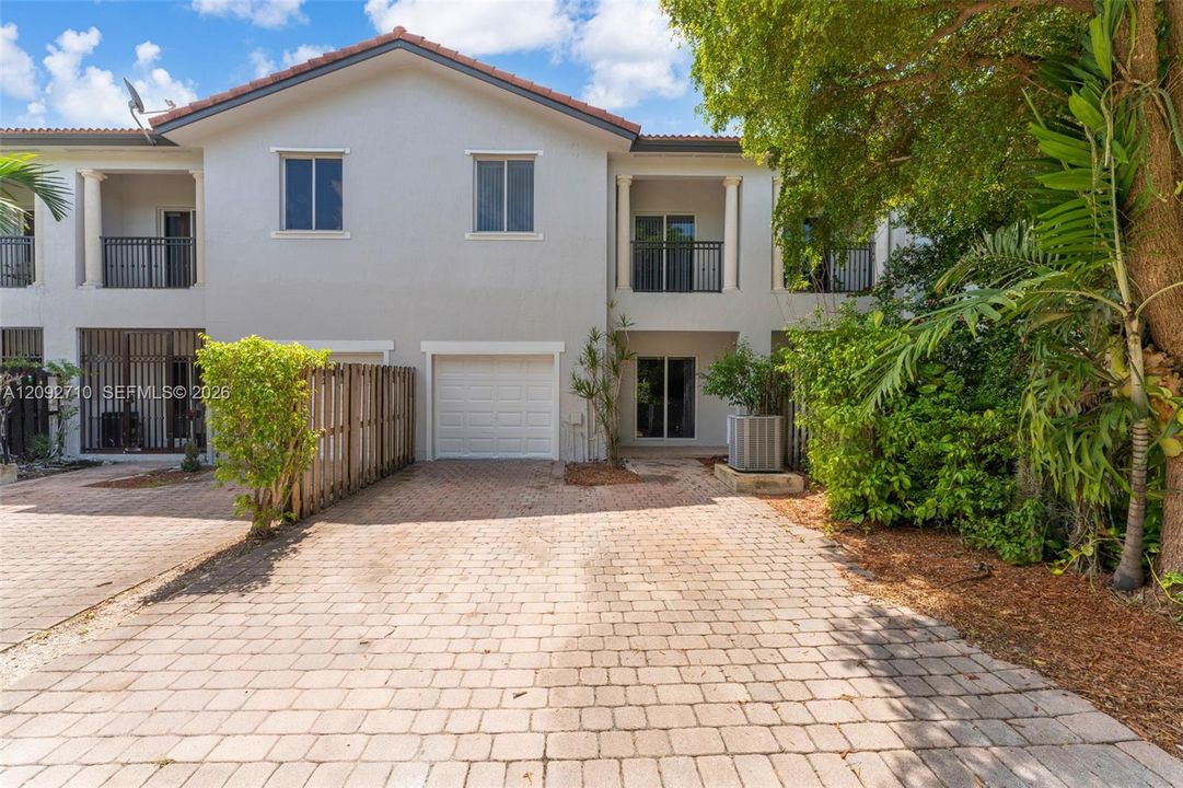 В аренду: $2,900 (4 спален, 2 ванн, 1698 Квадратных фут)