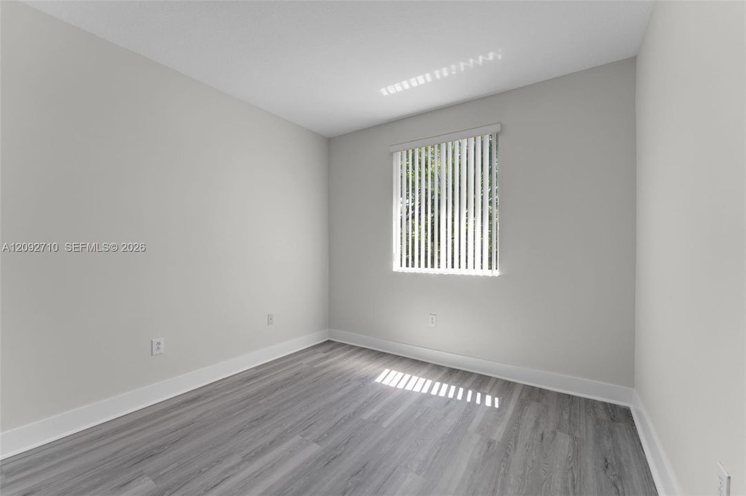 В аренду: $2,900 (4 спален, 2 ванн, 1698 Квадратных фут)
