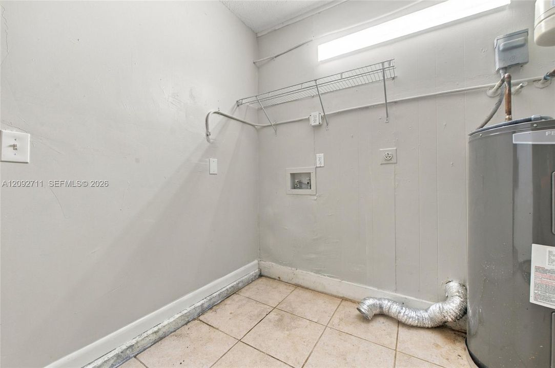 En Venta: $339,900 (3 camas, 2 baños, 1704 Pies cuadrados)