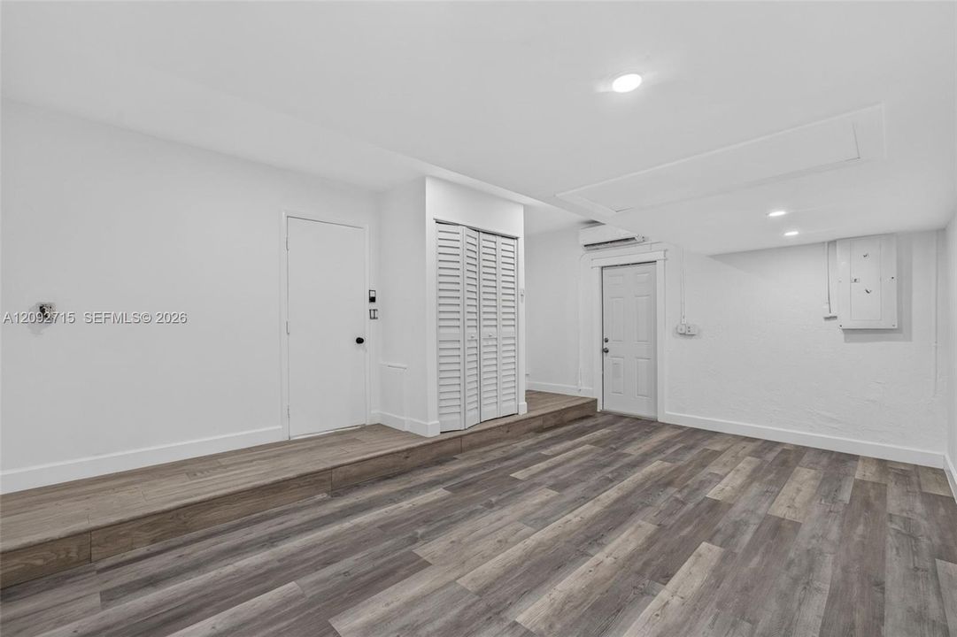 En Venta: $699,000 (5 camas, 2 baños, 2820 Pies cuadrados)