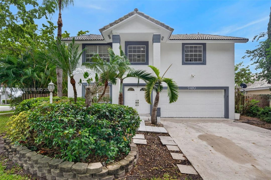 En Venta: $699,000 (5 camas, 2 baños, 2820 Pies cuadrados)