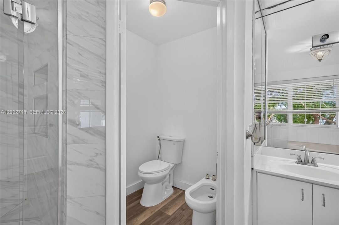 En Venta: $699,000 (5 camas, 2 baños, 2820 Pies cuadrados)