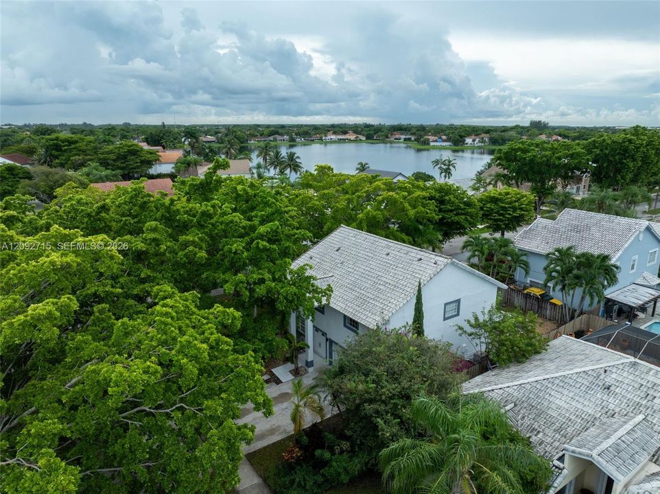 En Venta: $699,000 (5 camas, 2 baños, 2820 Pies cuadrados)