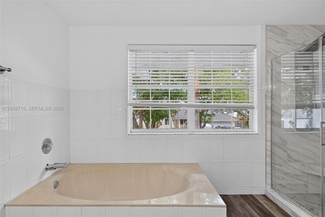 En Venta: $699,000 (5 camas, 2 baños, 2820 Pies cuadrados)