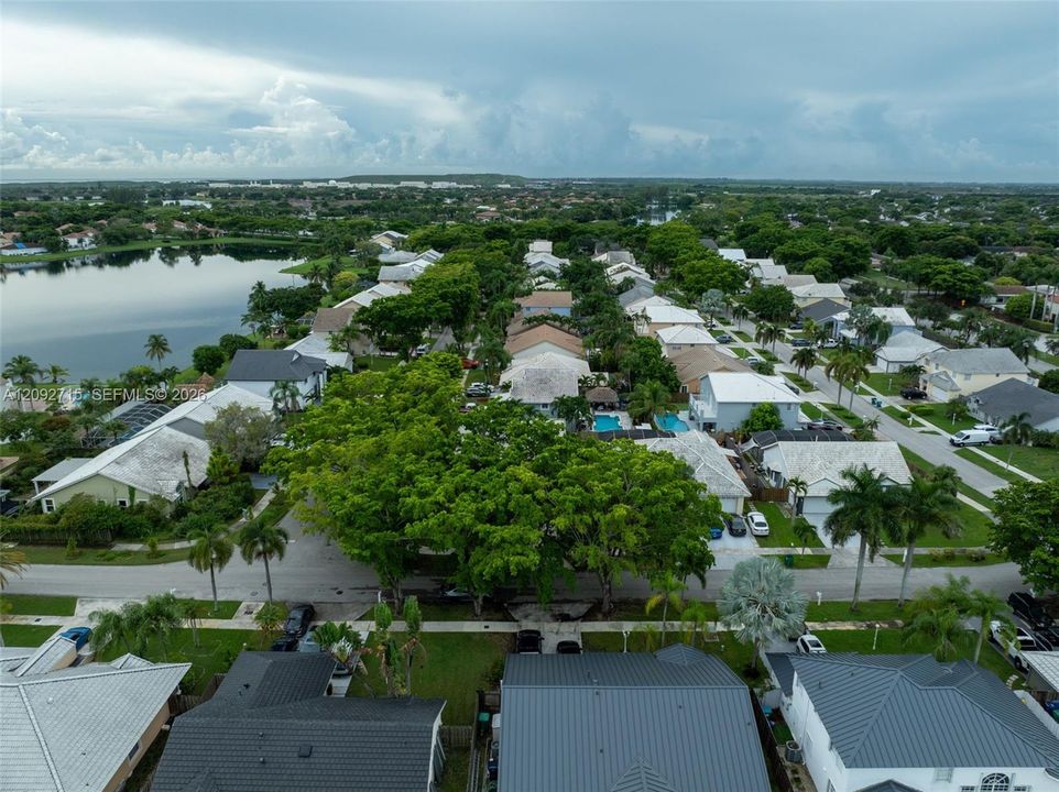 En Venta: $699,000 (5 camas, 2 baños, 2820 Pies cuadrados)