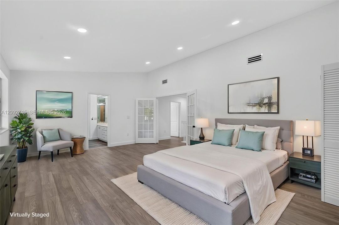 En Venta: $699,000 (5 camas, 2 baños, 2820 Pies cuadrados)