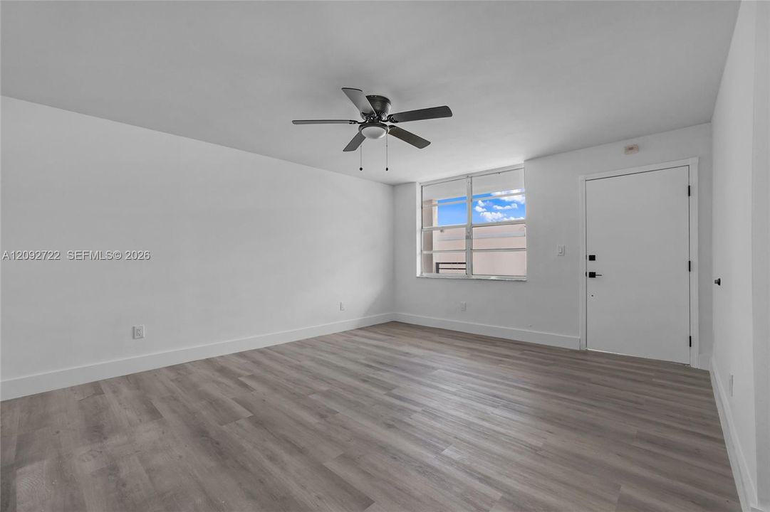 En Venta: $283,900 (1 camas, 1 baños, 660 Pies cuadrados)