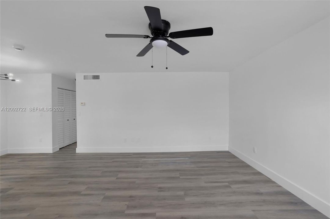 En Venta: $283,900 (1 camas, 1 baños, 660 Pies cuadrados)