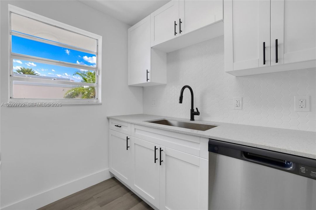 En Venta: $283,900 (1 camas, 1 baños, 660 Pies cuadrados)
