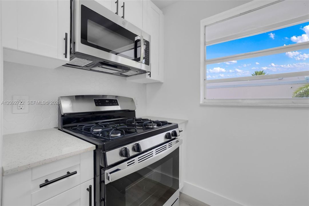 En Venta: $283,900 (1 camas, 1 baños, 660 Pies cuadrados)