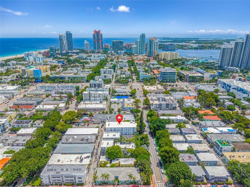 Active With Contract: $283,900 (1 beds, 1 baths, 660 Square Feet)