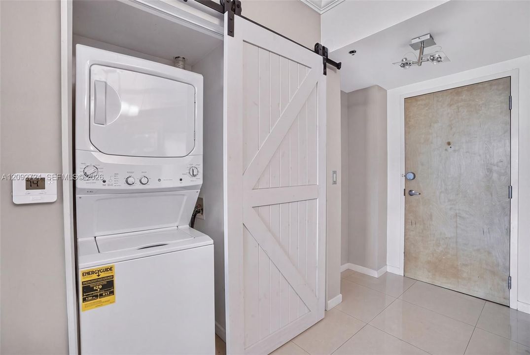 На продажу: $690,000 (3 спален, 2 ванн, 1385 Квадратных фут)