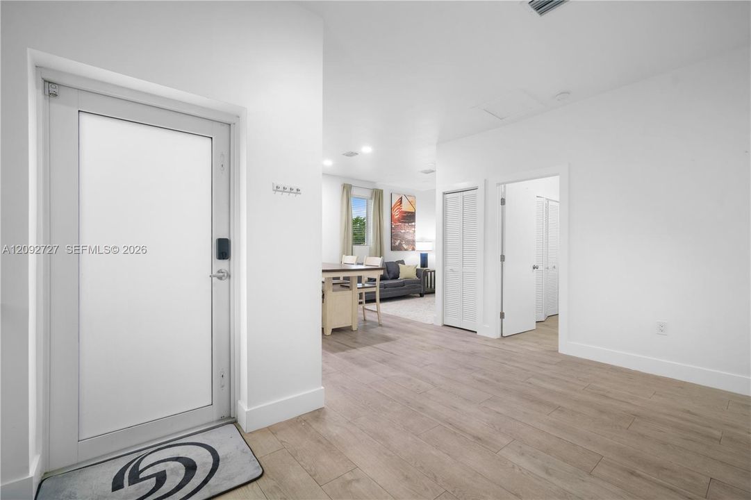 For Rent: $3,200 (3 beds, 2 baths, 1500 Square Feet)