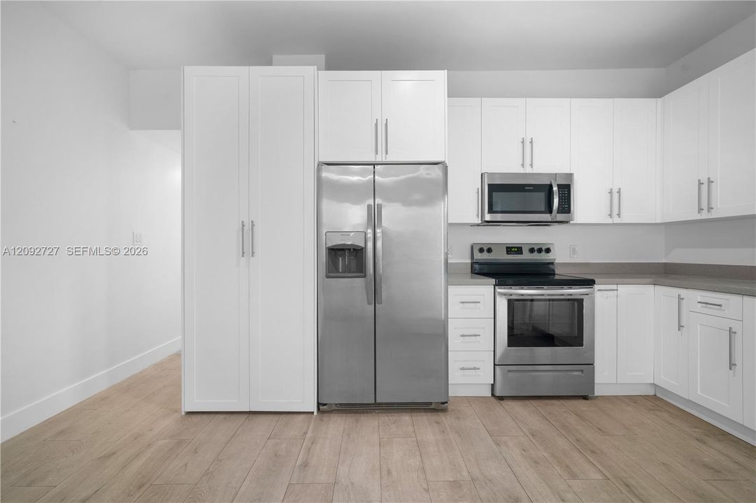 For Rent: $3,200 (3 beds, 2 baths, 1500 Square Feet)