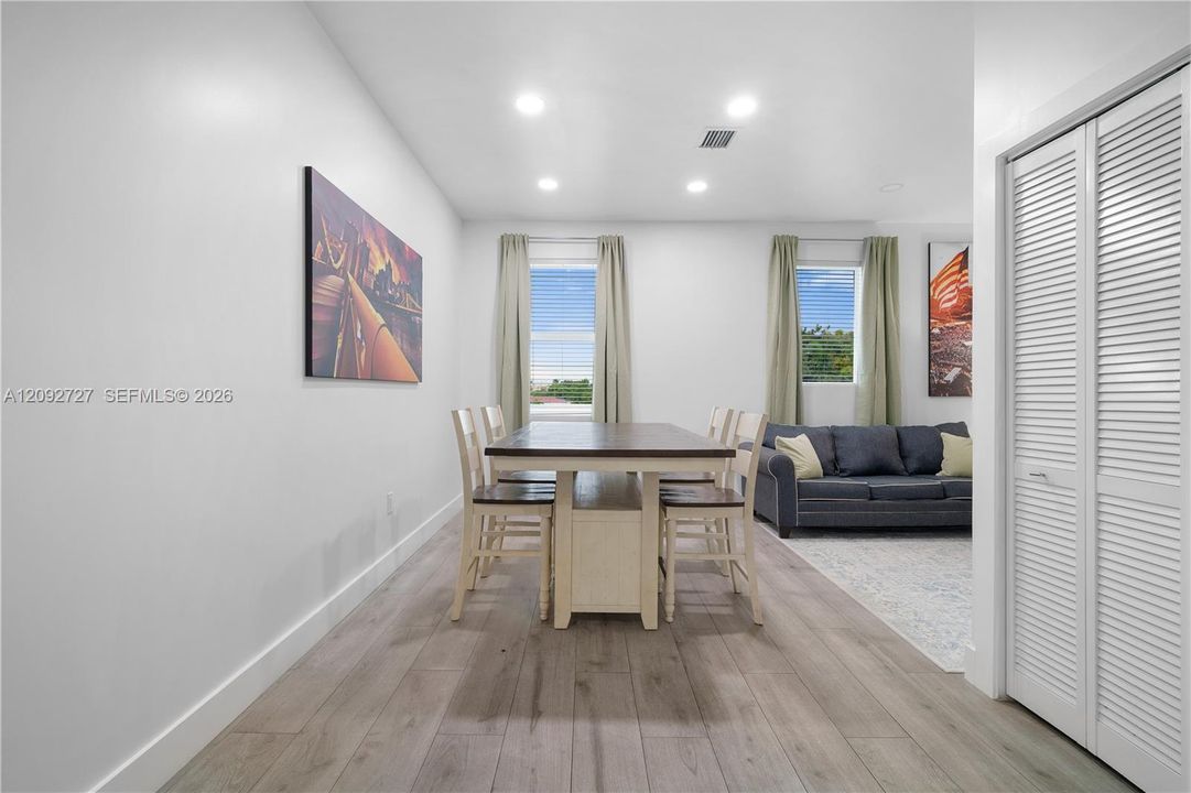 For Rent: $3,200 (3 beds, 2 baths, 1500 Square Feet)