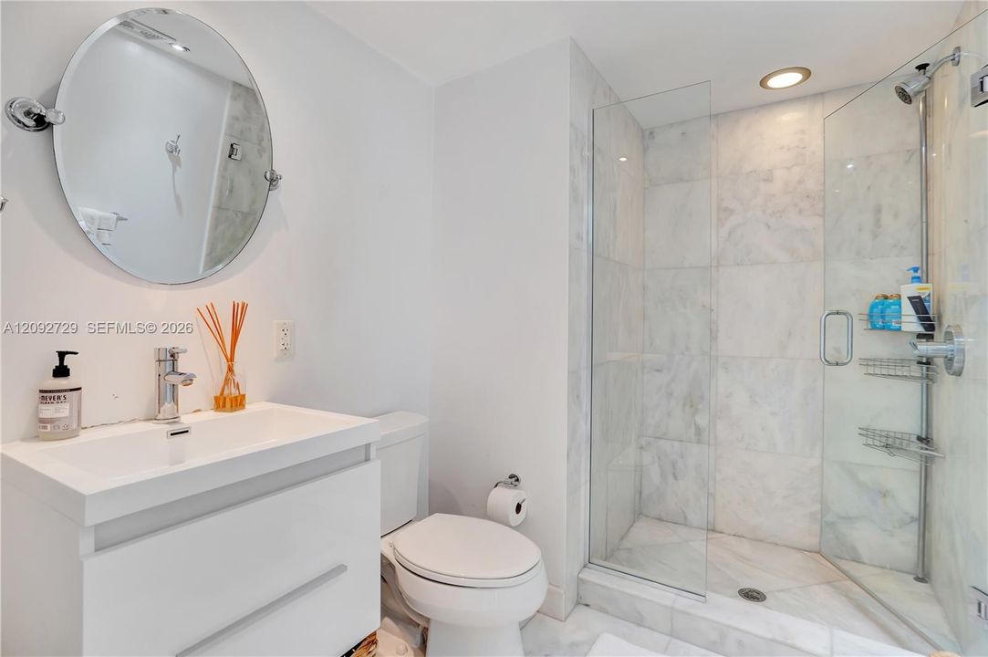 En Venta: $1,299,000 (2 camas, 2 baños, 1115 Pies cuadrados)