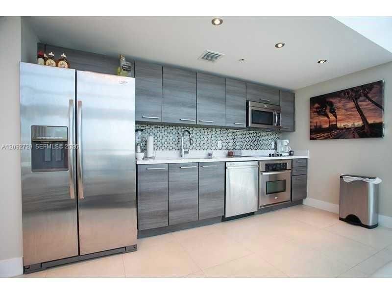 En Venta: $1,299,000 (2 camas, 2 baños, 1115 Pies cuadrados)
