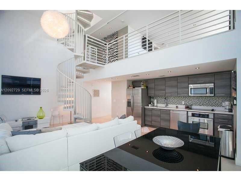 En Venta: $1,299,000 (2 camas, 2 baños, 1115 Pies cuadrados)