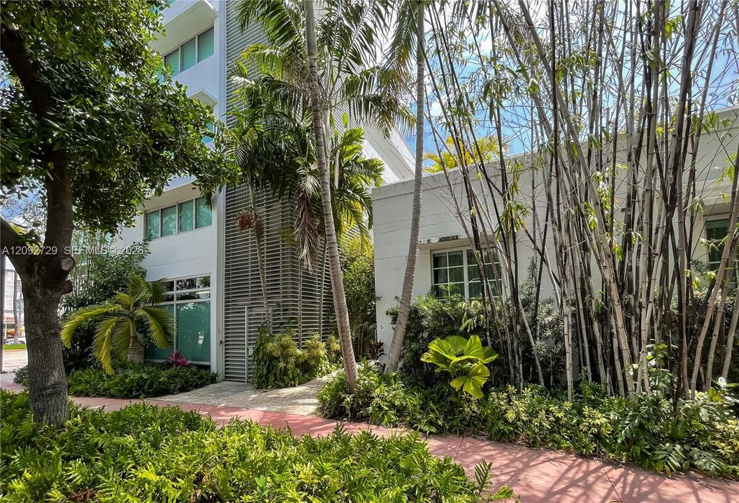En Venta: $1,299,000 (2 camas, 2 baños, 1115 Pies cuadrados)