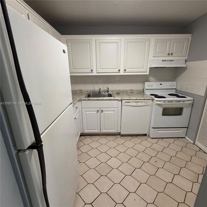 En Renta: $1,775 (2 camas, 2 baños, 949 Pies cuadrados)