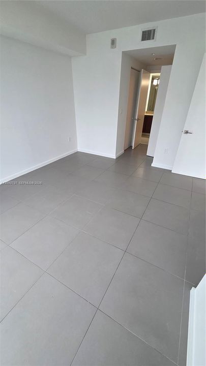 For Rent: $3,350 (2 beds, 2 baths, 960 Square Feet)