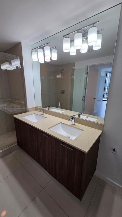 For Rent: $3,350 (2 beds, 2 baths, 960 Square Feet)