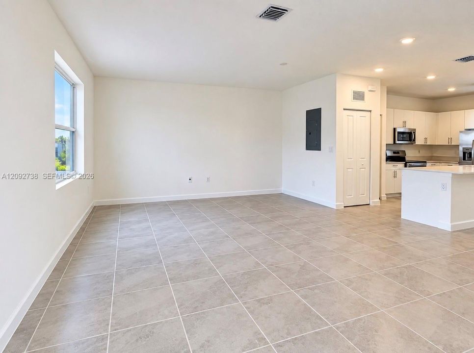 For Rent: $2,400 (3 beds, 2 baths, 0 Square Feet)