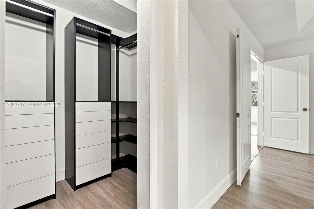 En Renta: $4,500 (4 camas, 2 baños, 1869 Pies cuadrados)