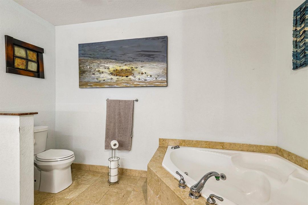 16-web-or-mls-Presidential Way #310-S180