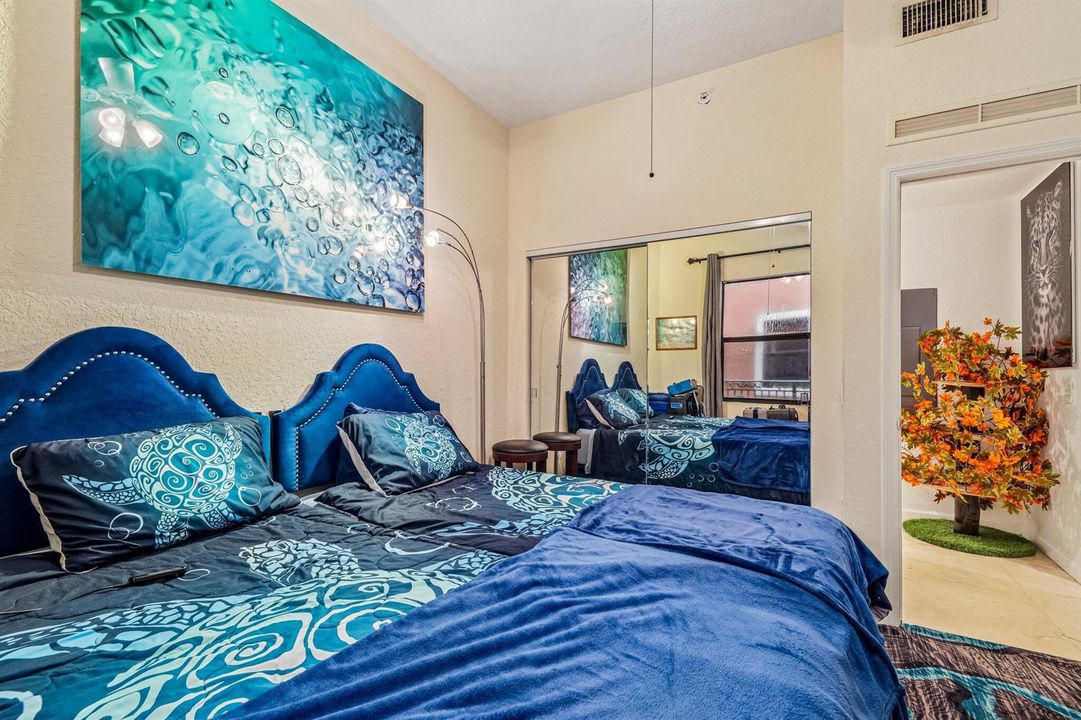 18-web-or-mls-Presidential Way #310-S180