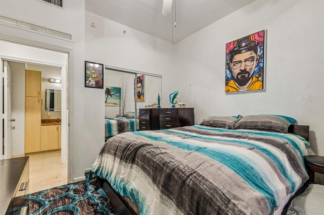 21-web-or-mls-Presidential Way #310-S180