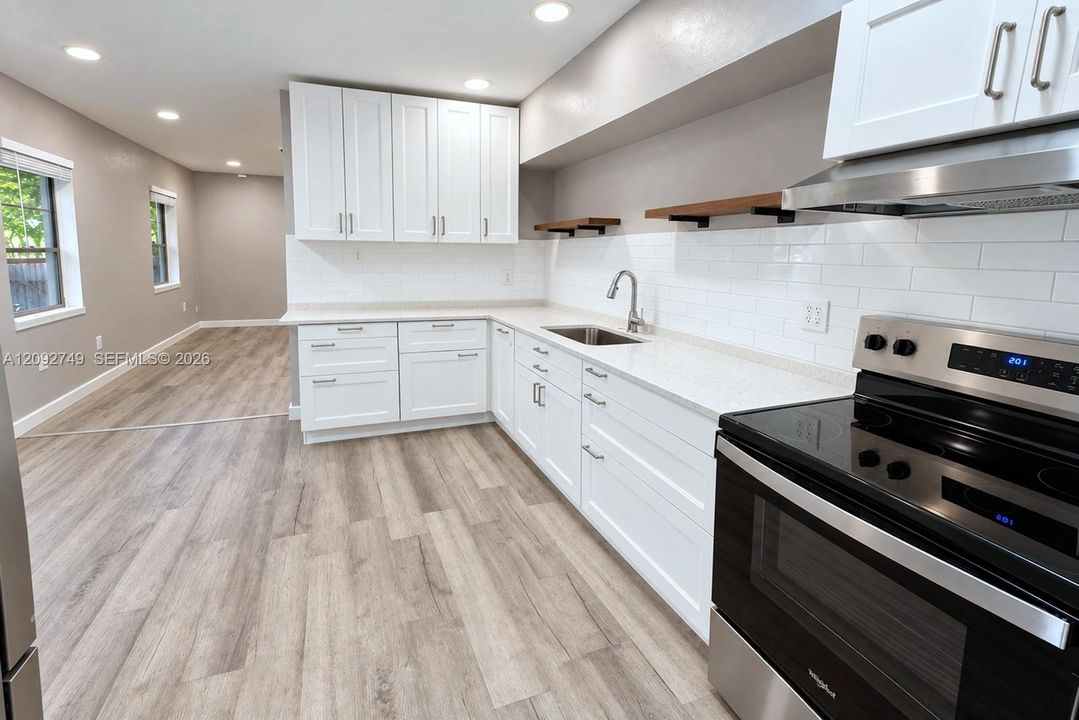 For Sale: $598,000 (3 beds, 3 baths, 1216 Square Feet)