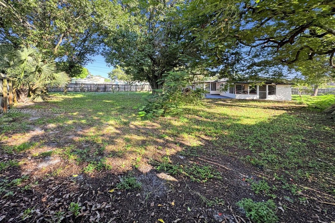 For Sale: $598,000 (3 beds, 3 baths, 1216 Square Feet)