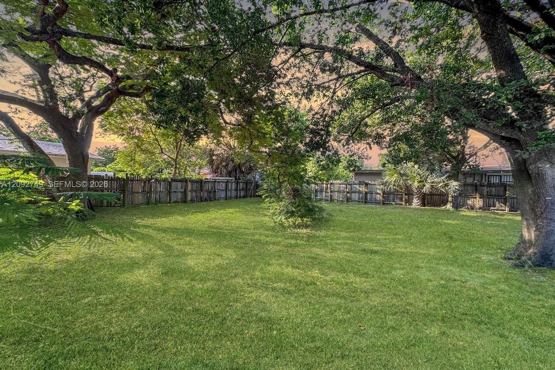 For Sale: $598,000 (3 beds, 3 baths, 1216 Square Feet)