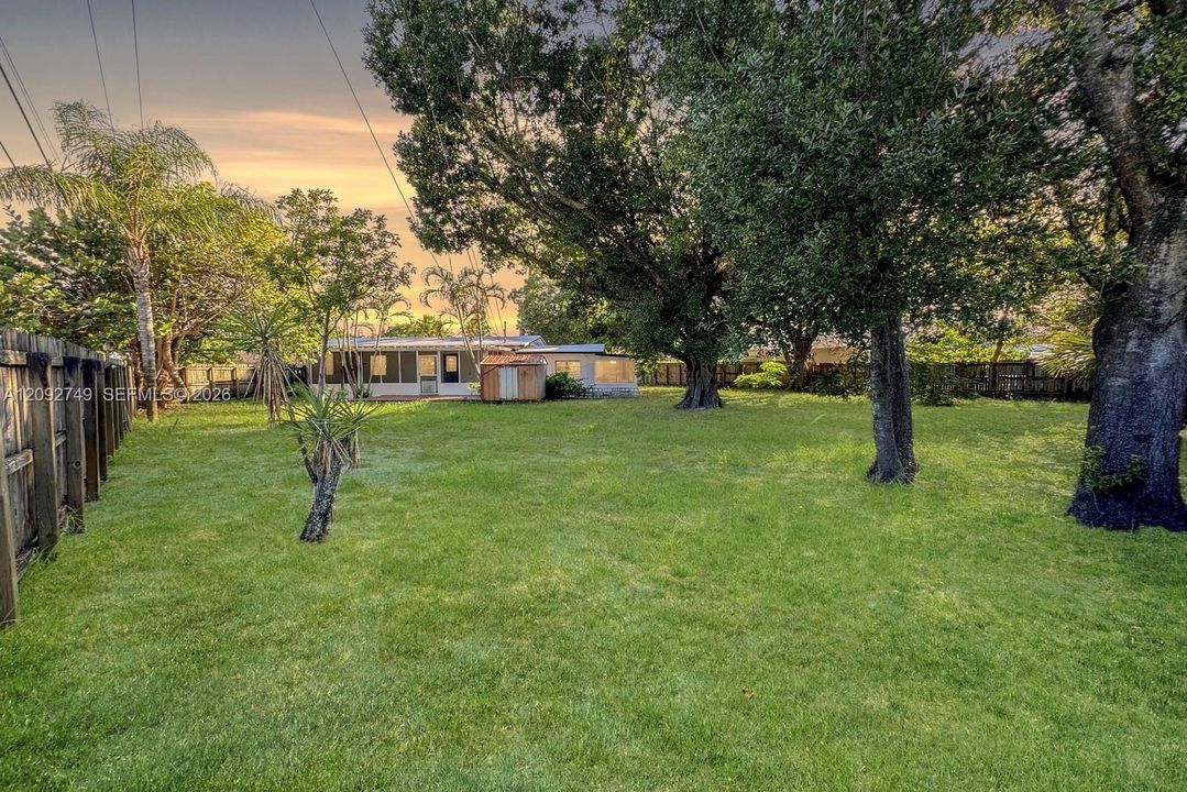 For Sale: $598,000 (3 beds, 3 baths, 1216 Square Feet)