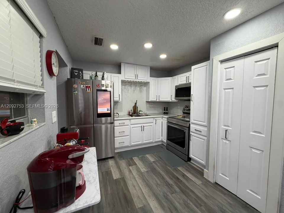 For Rent: $3,459 (3 beds, 2 baths, 1365 Square Feet)